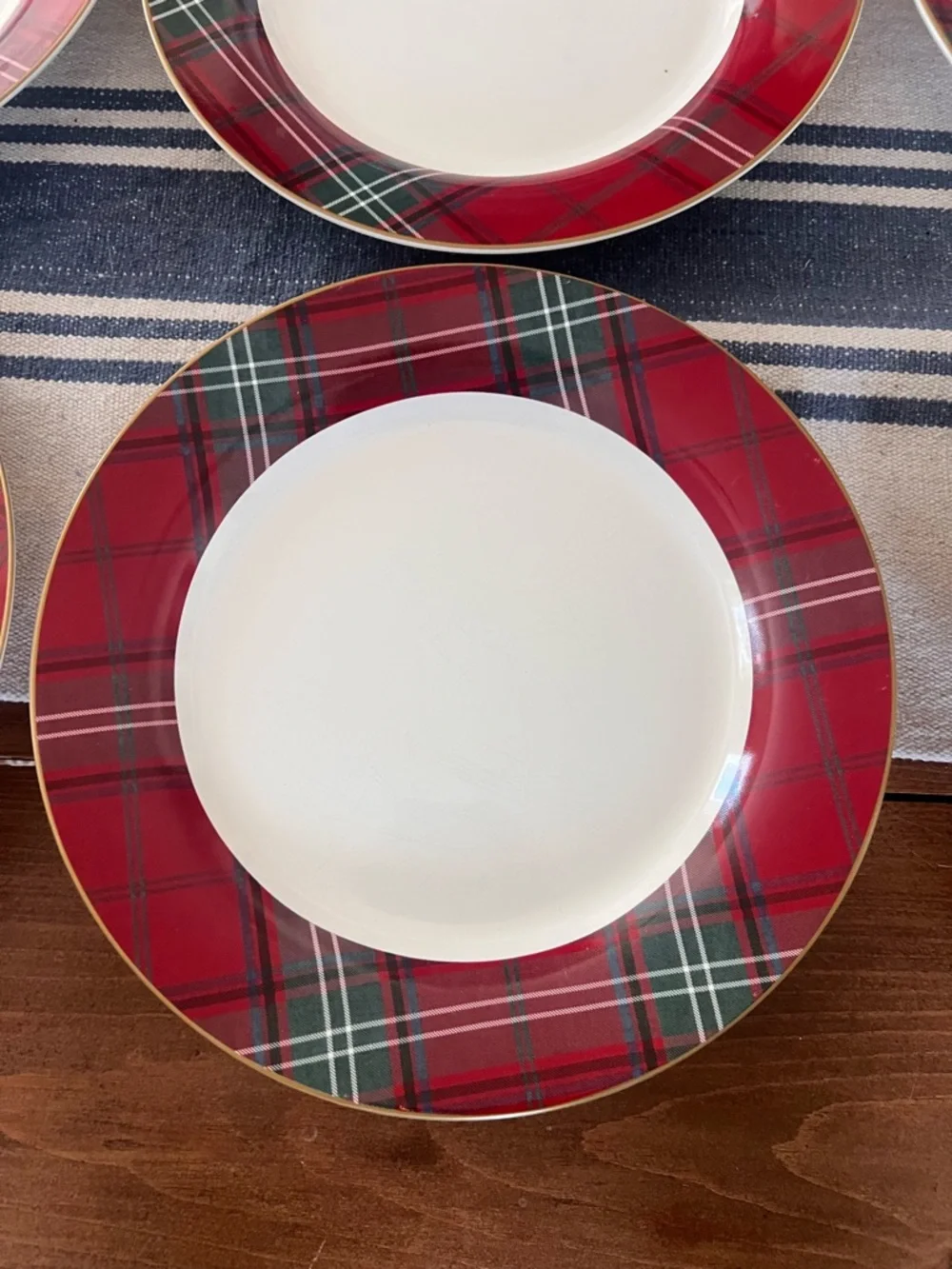 6 Williams Sonoma Red Tartan Dinner Plates Gold Rim